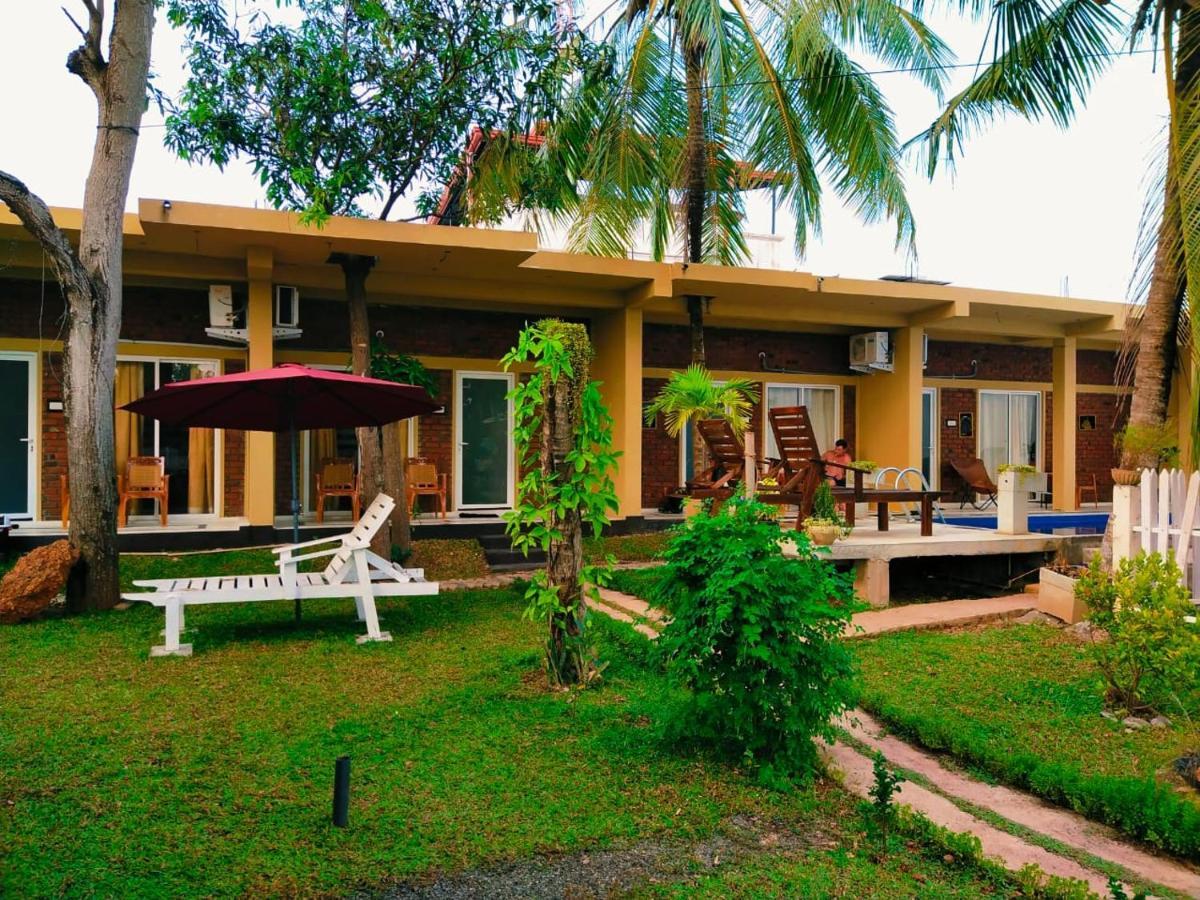 Petit Guest House Negombo Exterior photo